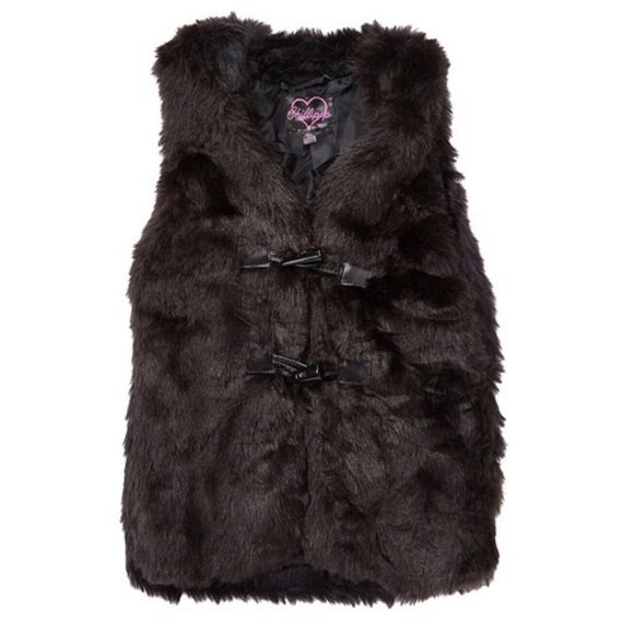 ▪️Snowday Faux Fur Toggle Vest in Black - Picture 1 of 4